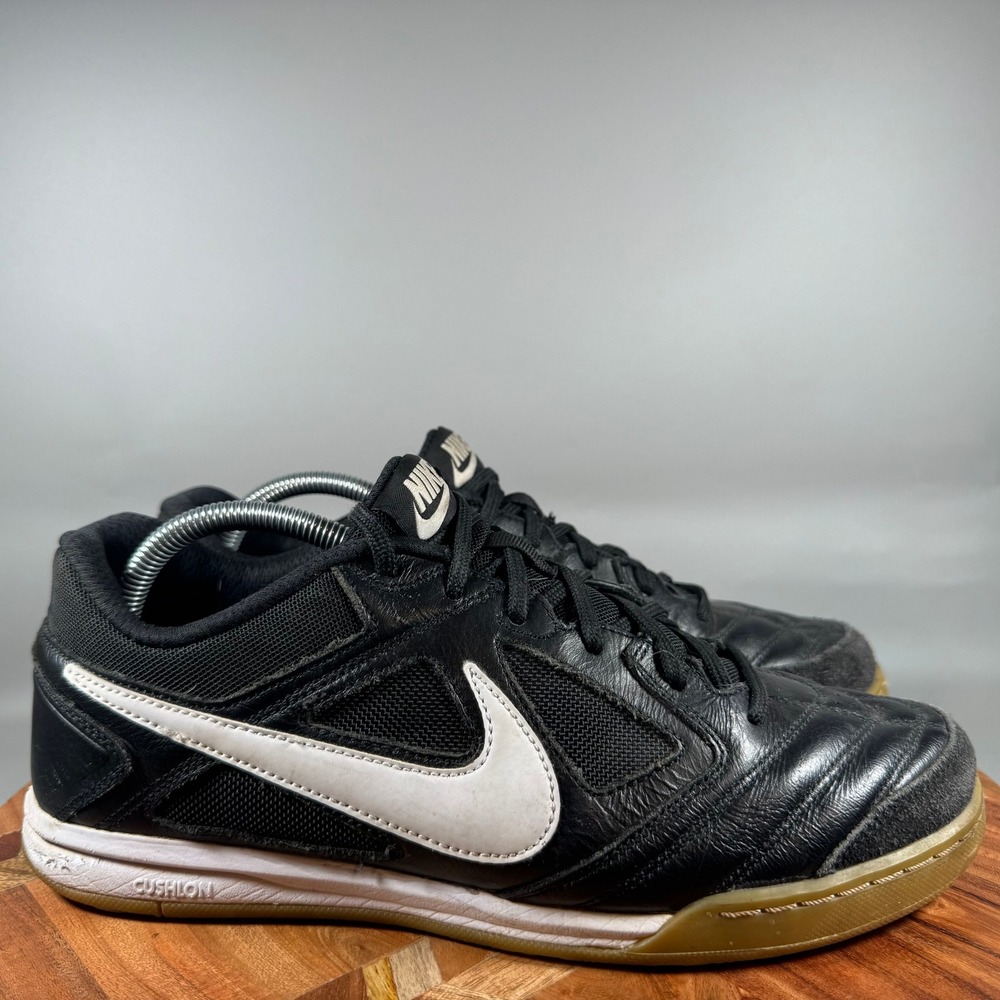 Nike Davinho Mens Indoor Soccer Shoes Black White Gum 580452-010 Size 9.5